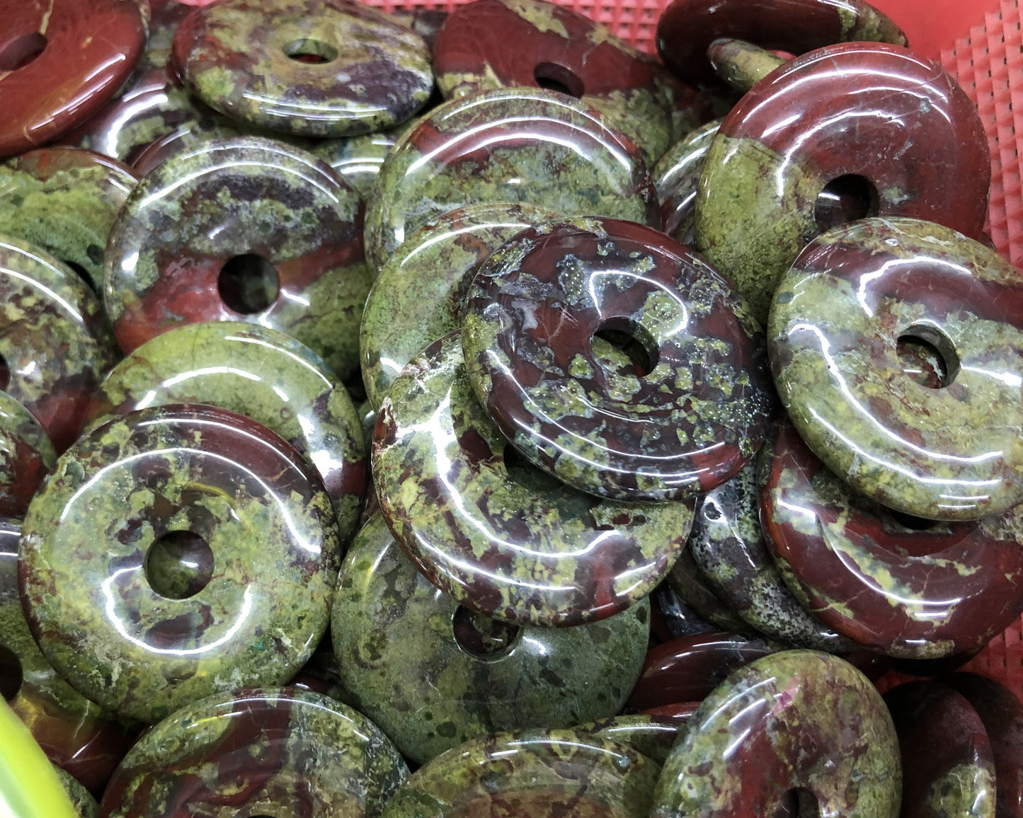 Pendentif Donut en pierre de sang de dragon 30 mm 40 mm 50 mm 1 pièce