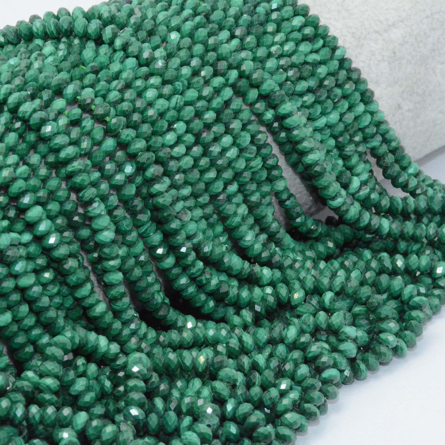 Perles à facettes en malachite 2,5-3x3-4mm 15''
