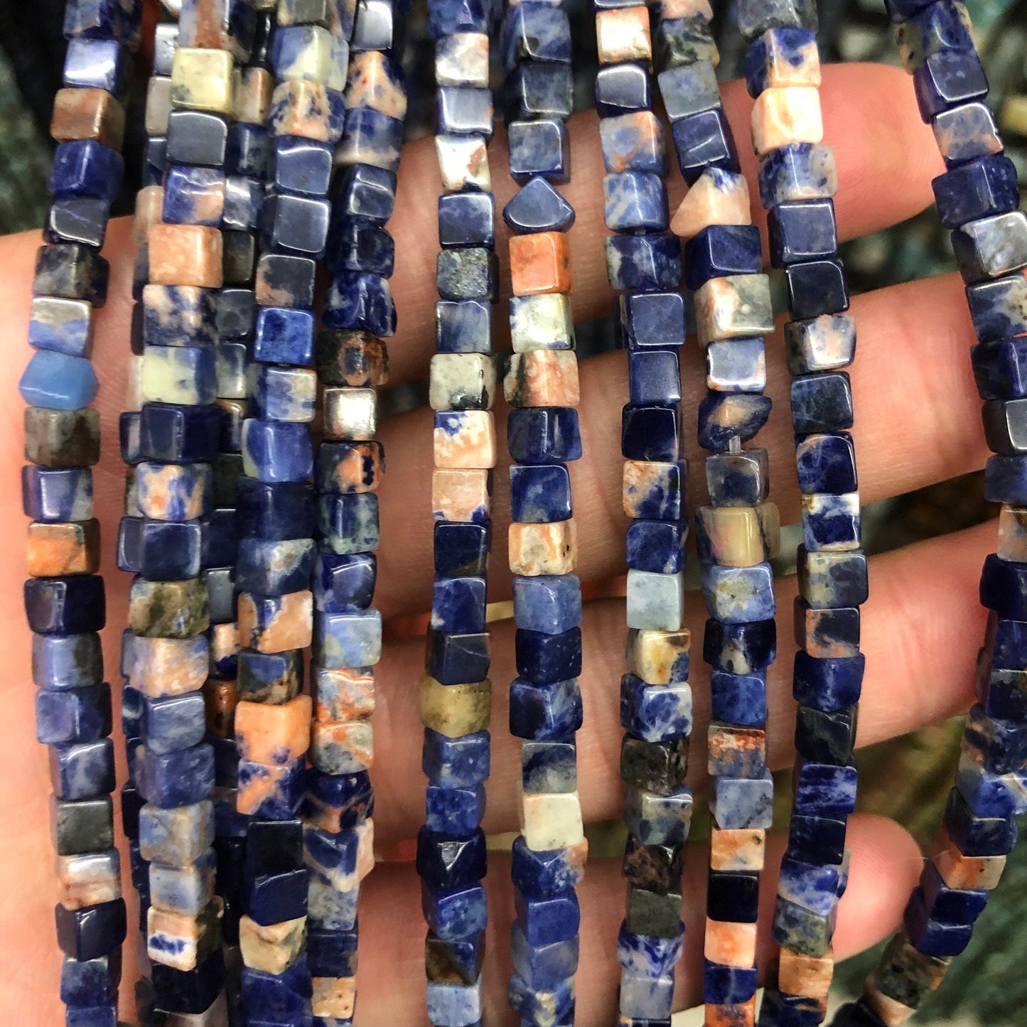 Perles cubiques en sodalite de couleurs mélangées 4 mm 6 mm 15''