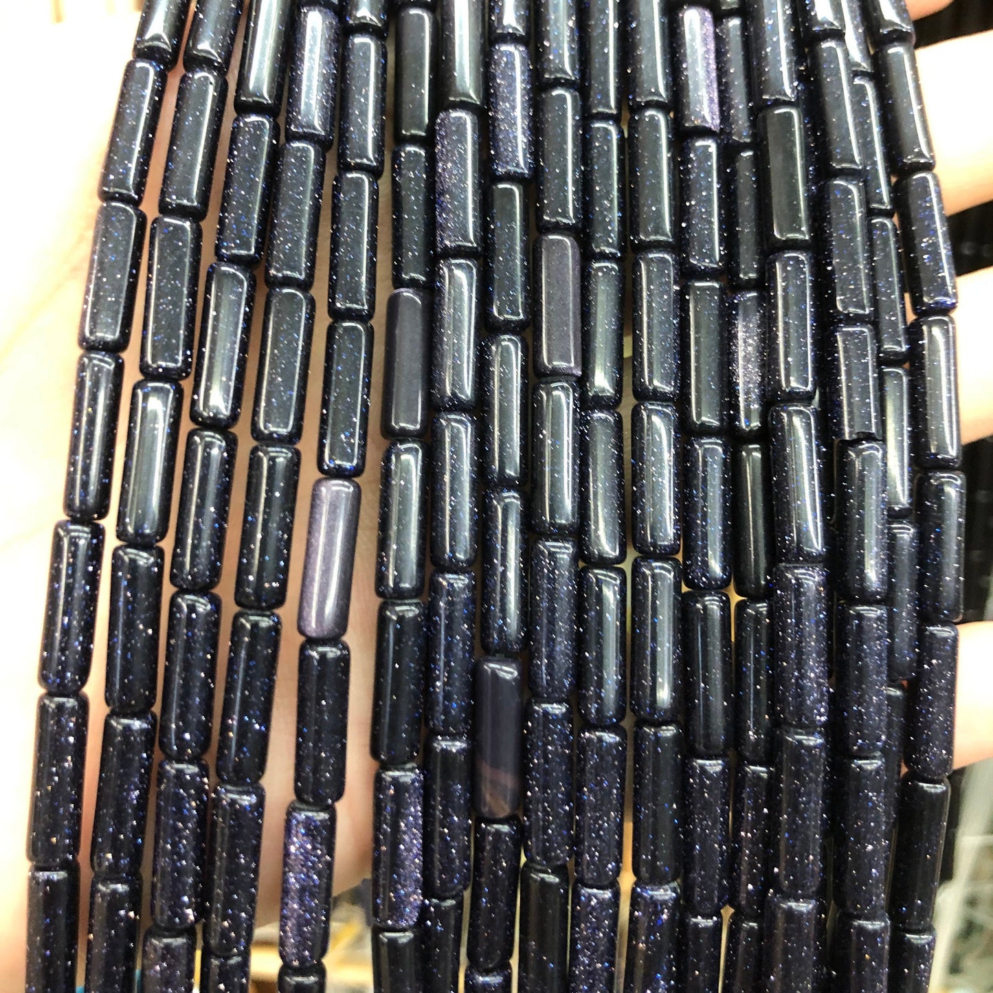 4x13 mm blå sandstensrørperler 15''