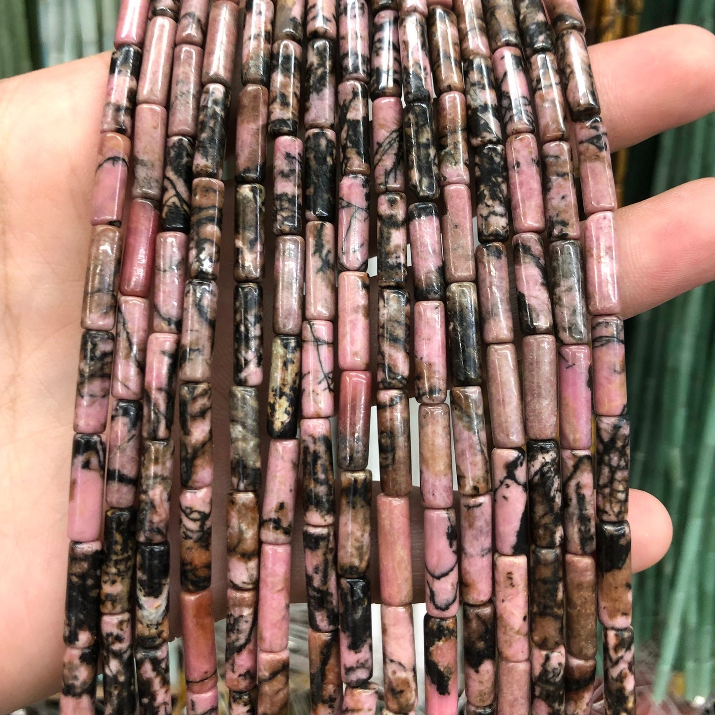 Perles de pierre tubulaire en rhodonite noire 4x13 mm 15''