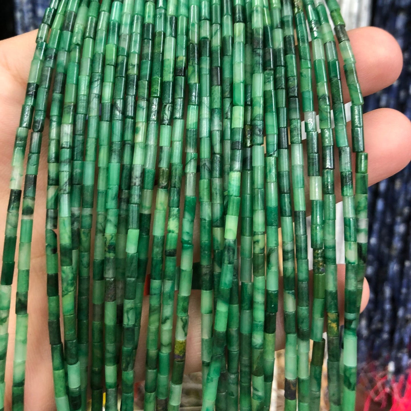 Perles tube en jade africain 2x4mm 15''