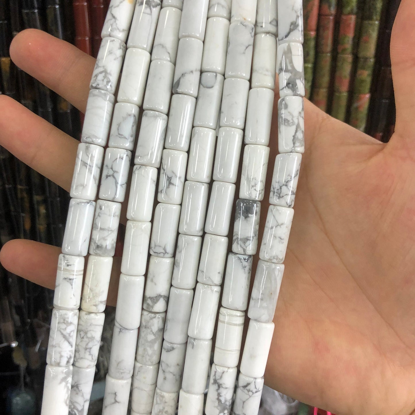 Perles en tube Howlite 8x16mm 15''