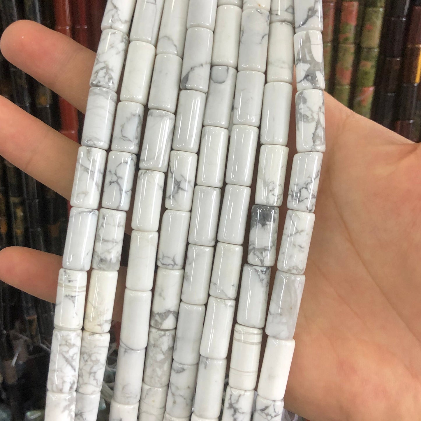 Perles en tube Howlite 8x16mm 15''