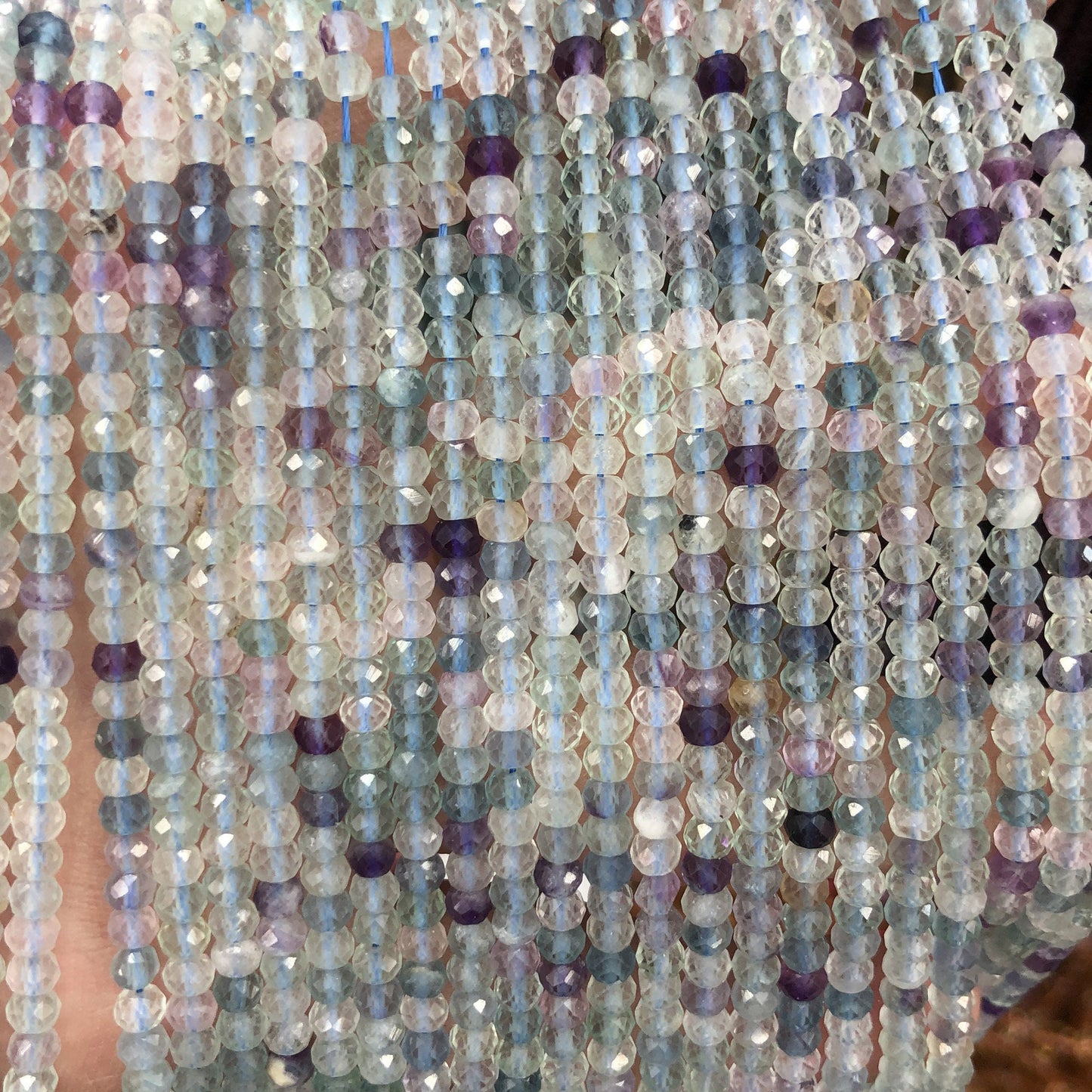 Perles à facettes en fluorite arc-en-ciel 2,8 x 3,8 mm 15''