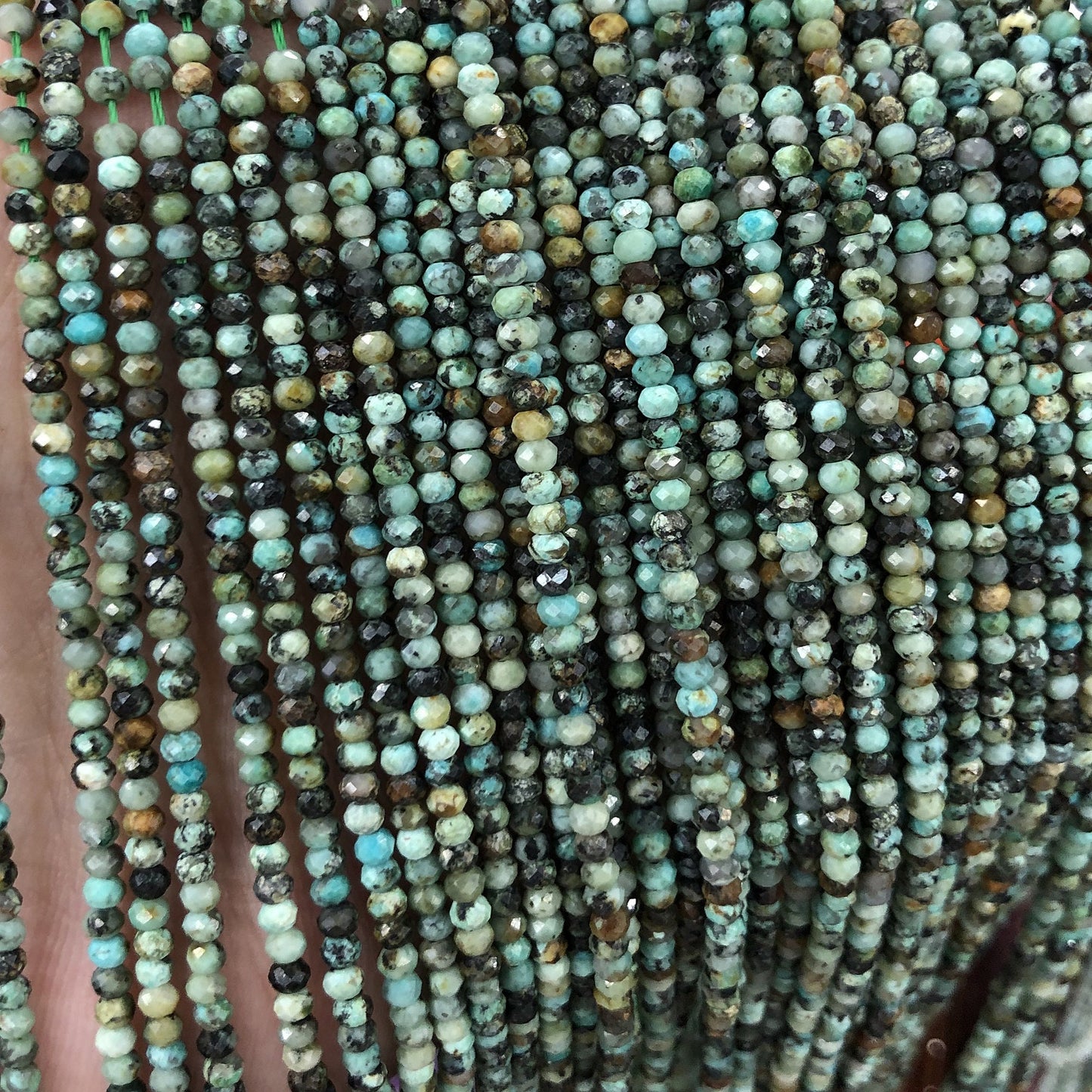 Turquoise africaine rondelle à facettes 2x3 mm 15''