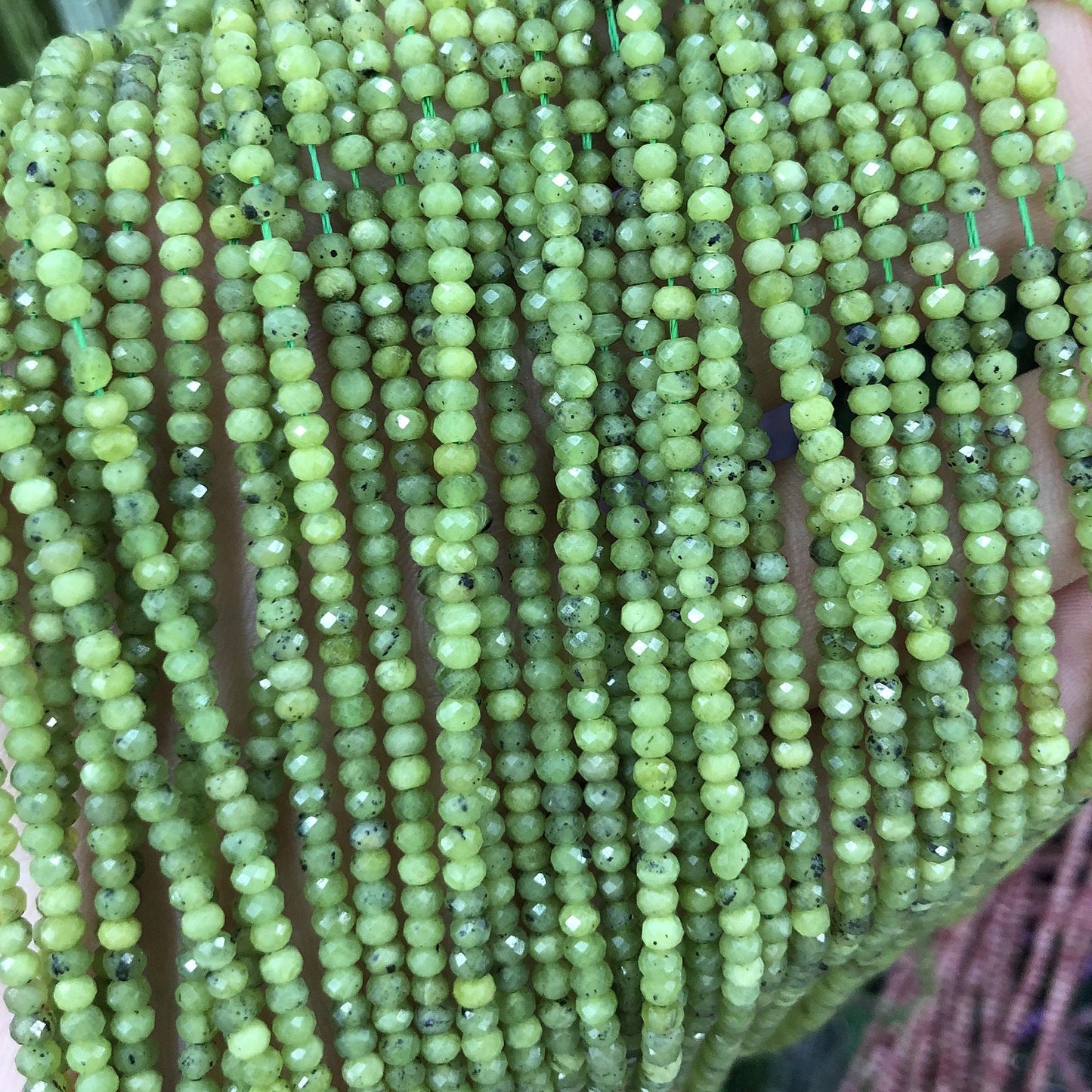 Perles à facettes en jade canadien, rondelles, 2 x 3 mm, 38 cm