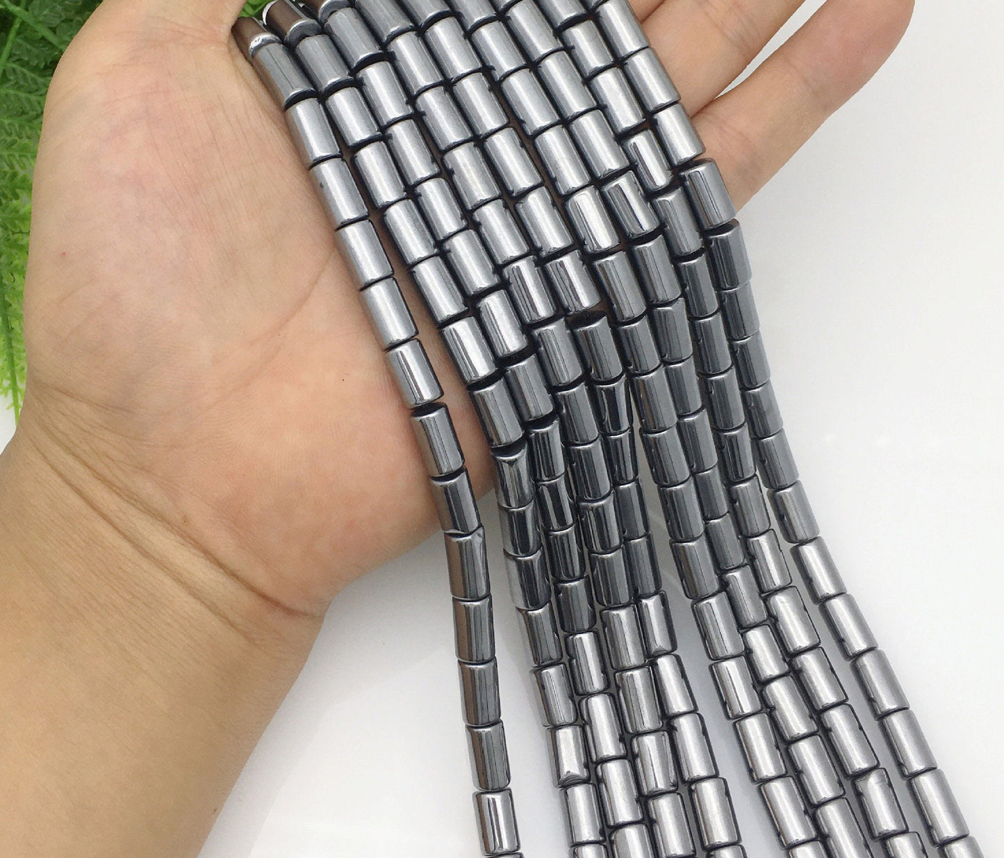 Perles tubulaires en térahertz argentées 6 x 10 mm, 10 x 14 mm, 15 pouces