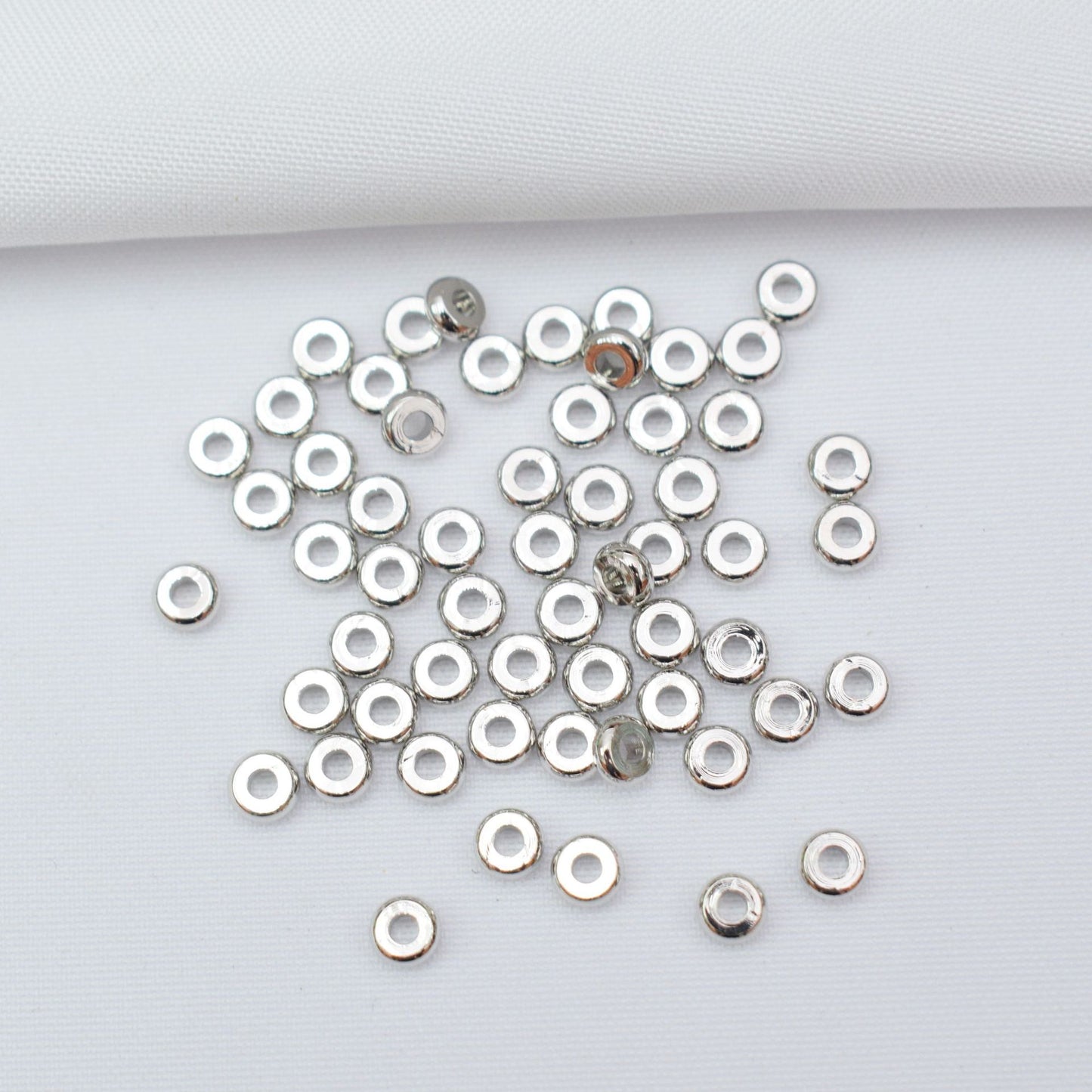 Guld, rosa guld Rondelle afstandsstykke, 1x4,5 mm kobber metal afstandsstykke til smykkefremstilling, smykkefinding 100 stk.
