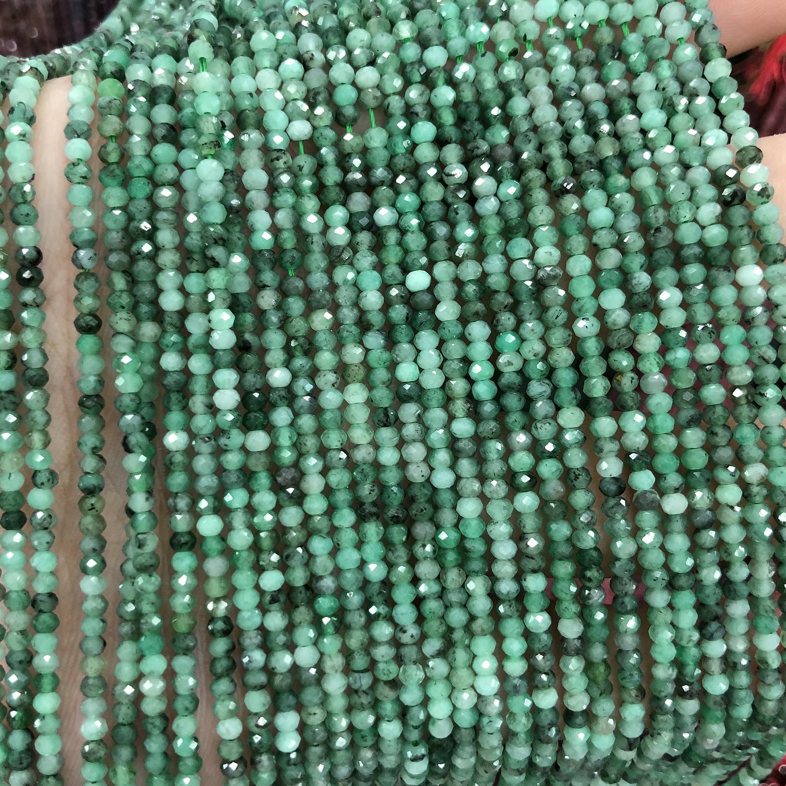 Perles à facettes en forme de pièce d'émeraude 4 mm 15''