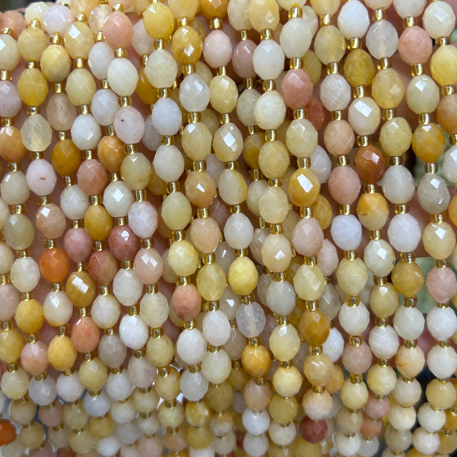 Perles à facettes en rubis 4 mm 15''