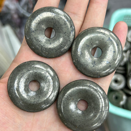 Pendentif donut en jade jaune 40 mm 1 pièce