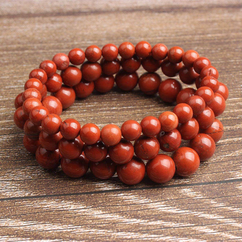 Un bracelet en jaspe rouge 8''
