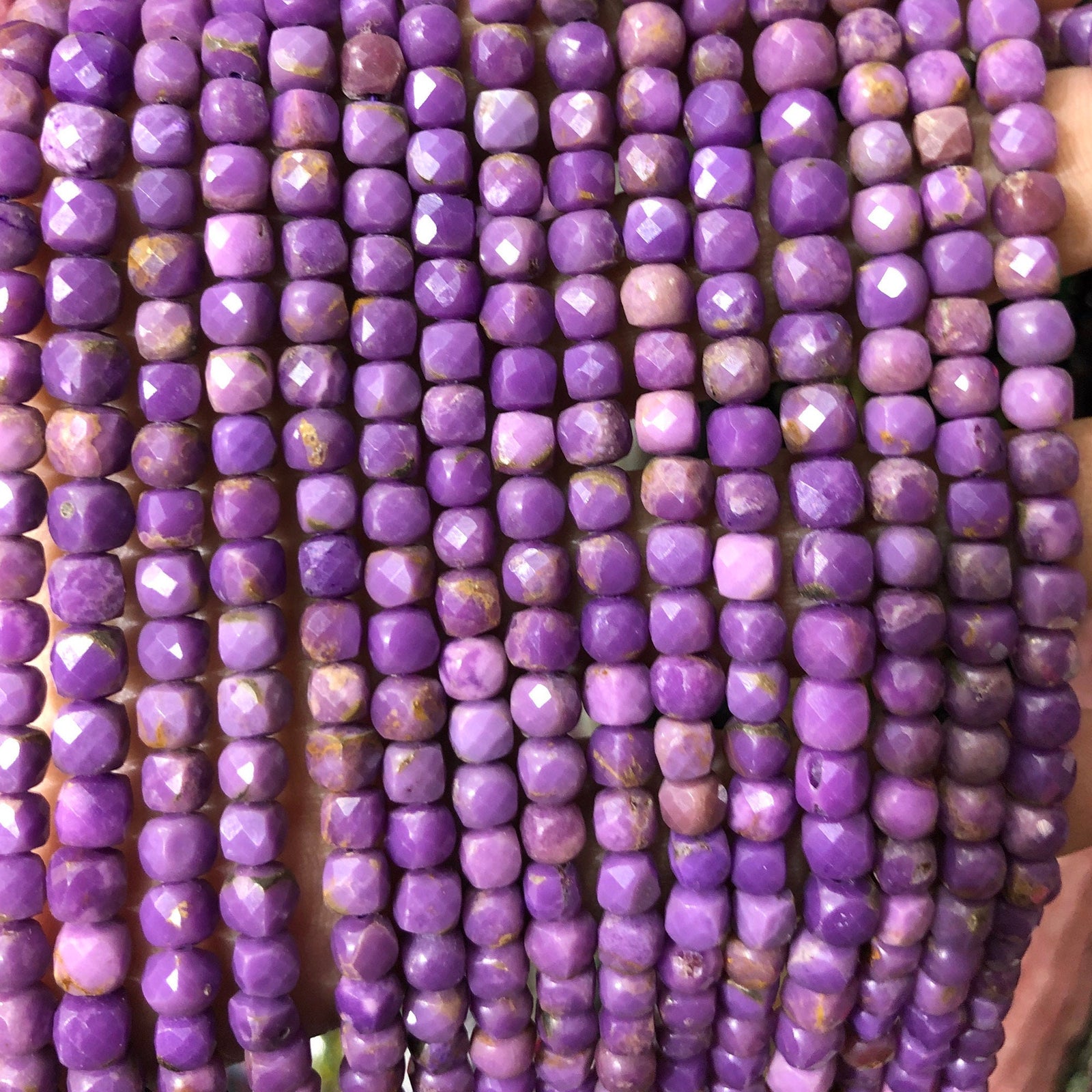 Fosfosiderit kube facetslebne perler 4mm 15''