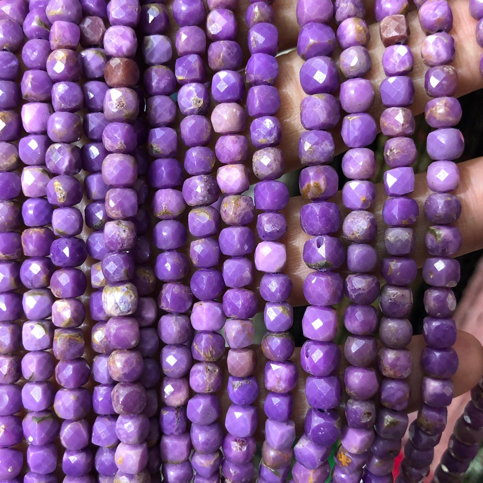 Fosfosiderit kube facetslebne perler 4mm 15''