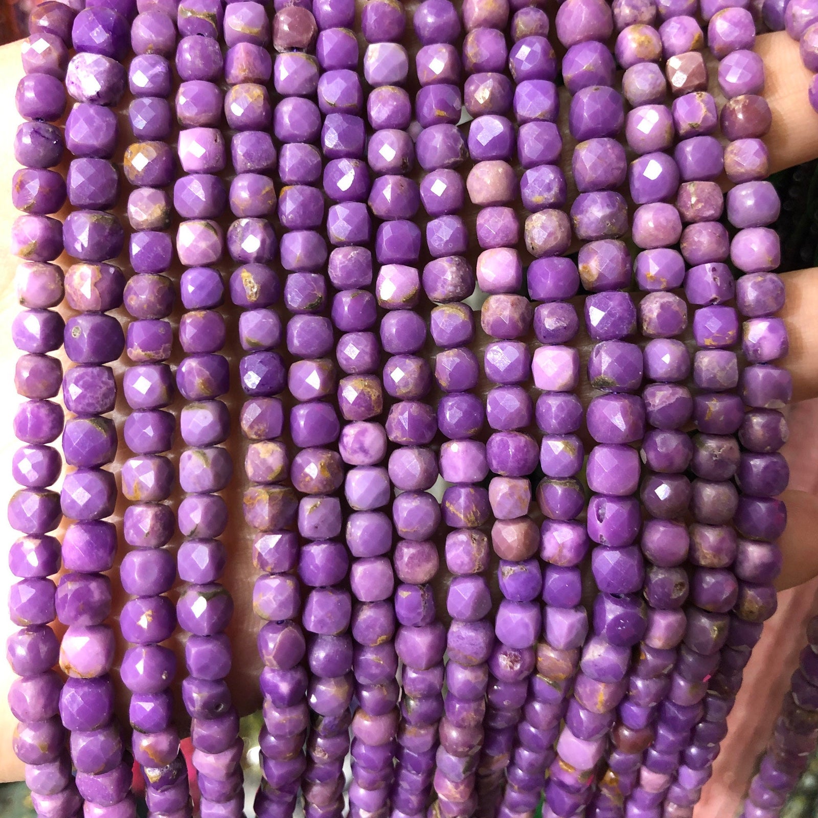 Fosfosiderit kube facetslebne perler 4mm 15''