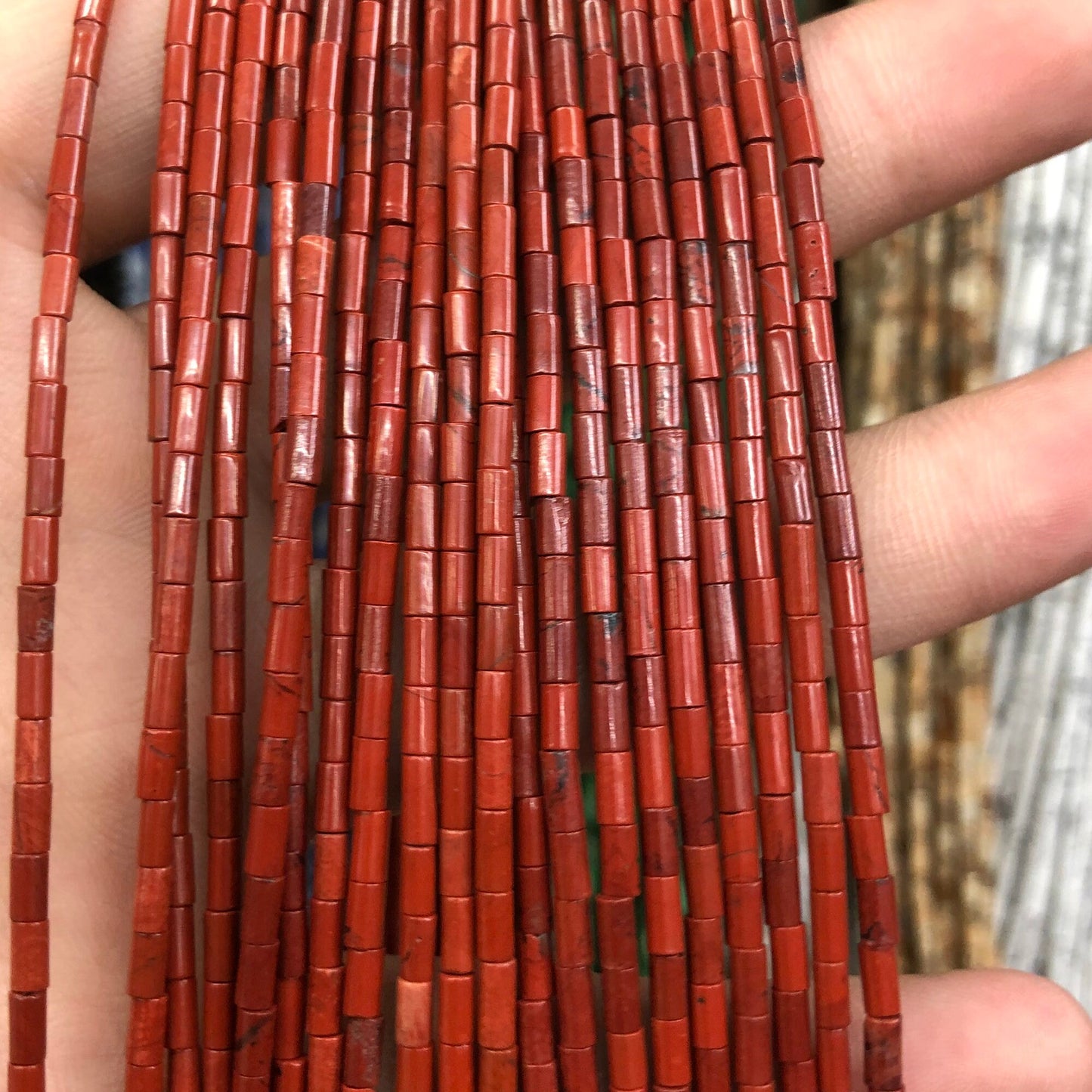 2x4 mm røde jaspis rørperler 15''