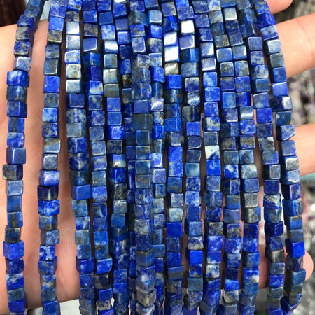 Perles cubiques en lapis-lazuli 4-5 mm 15''