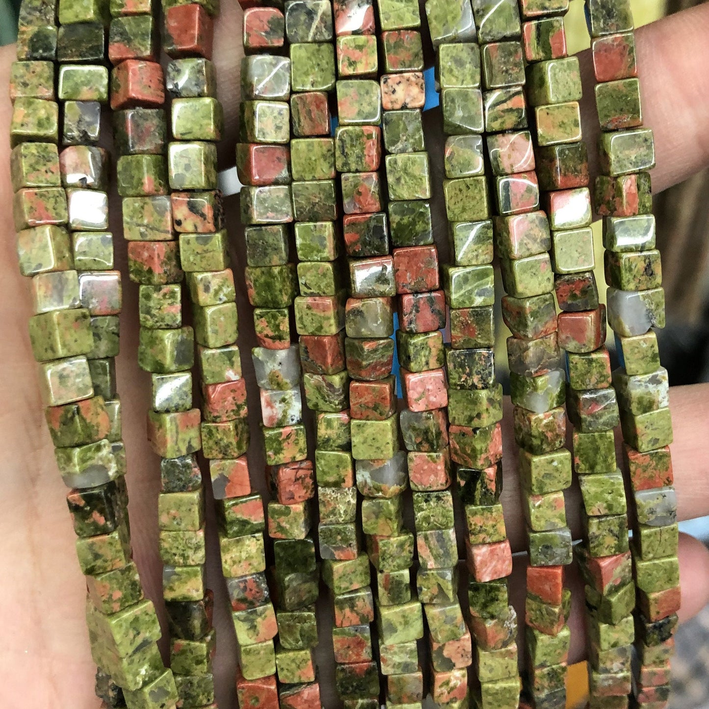 Unakite terning, naturlig ædelsten, løs sten 4mm 15''